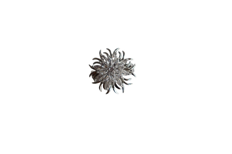 BROCHE MINI FLOR COM STRASS BRANCO - METAL DOURADO